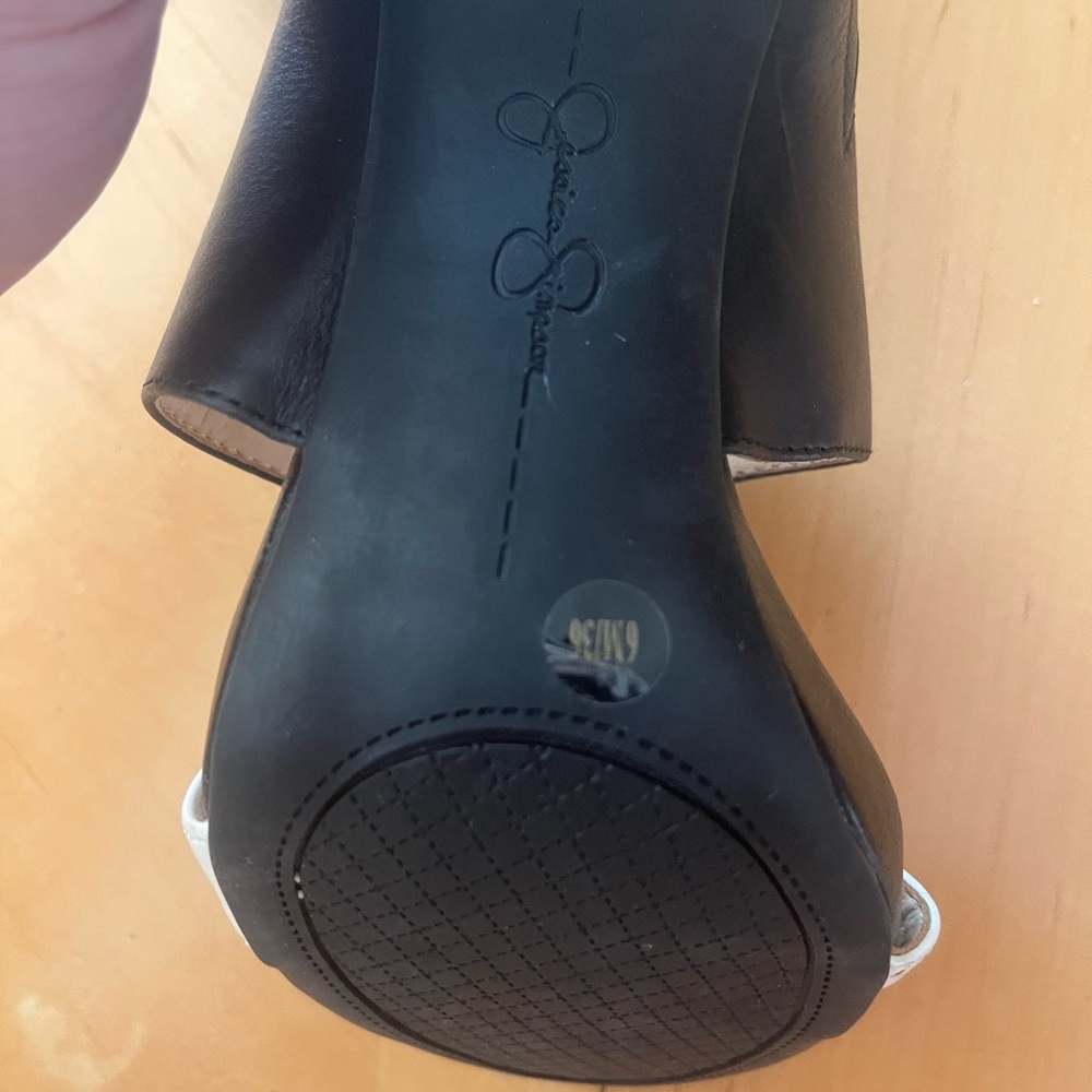 Black Size 6 Heels - Picture 2 of 2